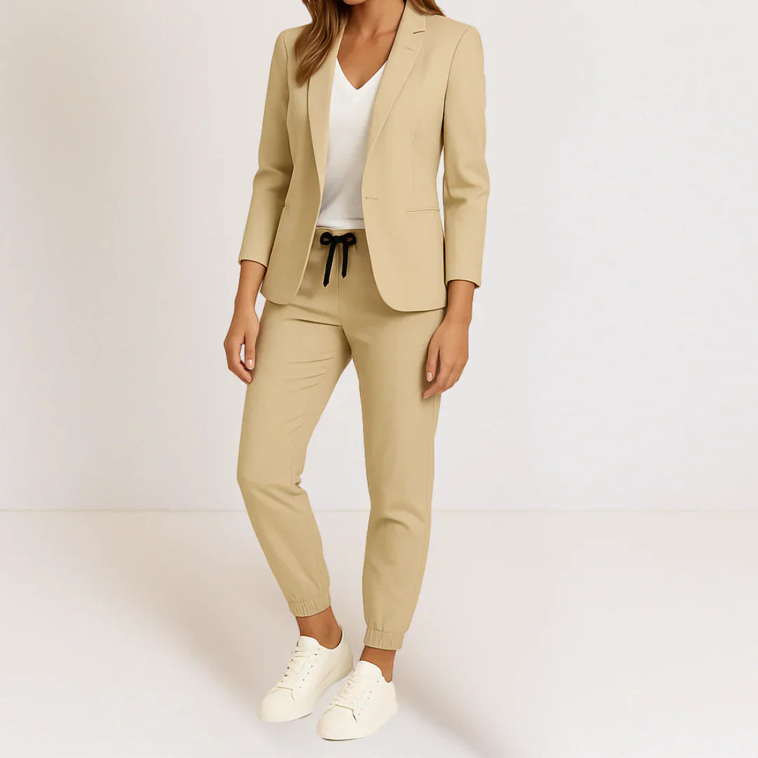 Carol™ | Elegancia moderna en un conjunto cómodo