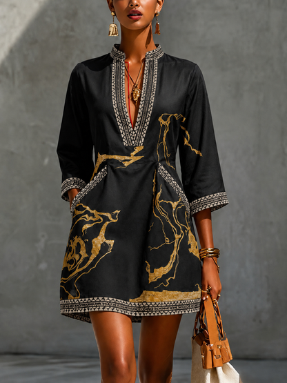 Donatella | Minivestido negro con estampado de mármol dorado y encaje de ganchillo