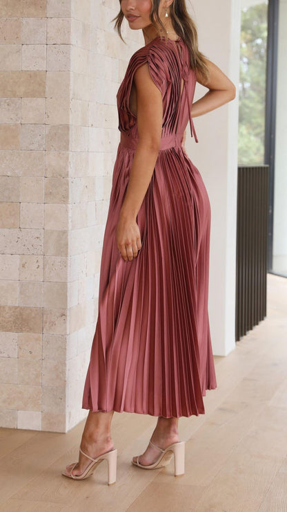 Livia | Vestido Midi Plisado Con Escote Profundo y Caída Fluida