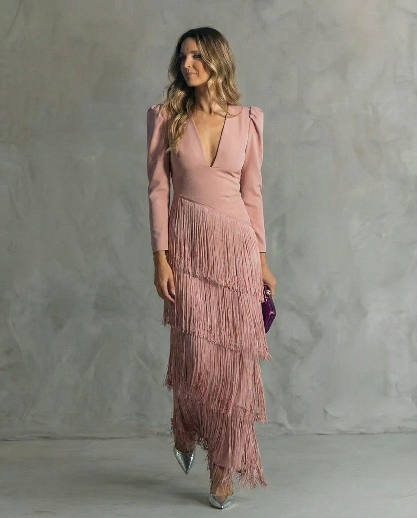 Clara | Elegante Vestido Midi Con Mangas y Flecos