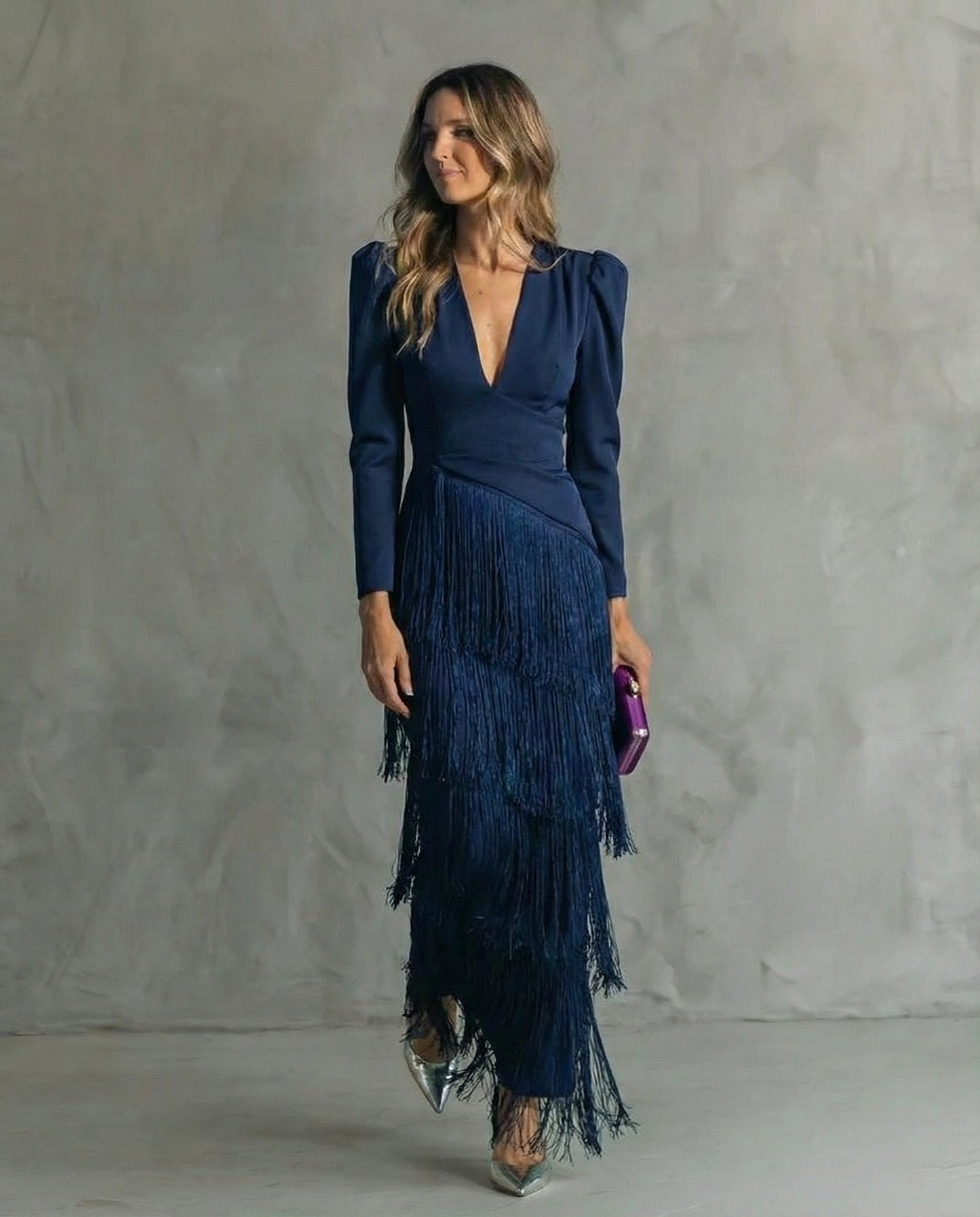 Clara | Elegante Vestido Midi Con Mangas y Flecos