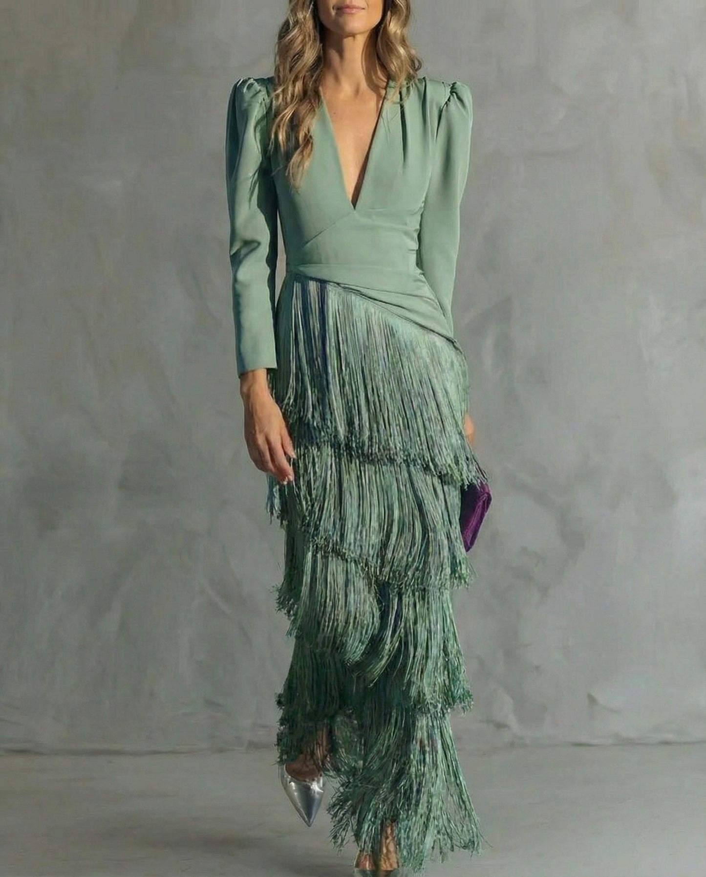 Clara | Elegante Vestido Midi Con Mangas y Flecos