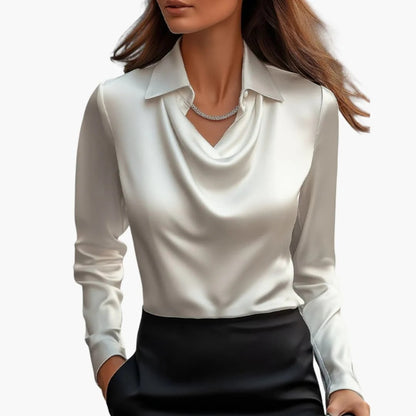 Blusa de satén para mujer con cuello drapeado y mangas largas.