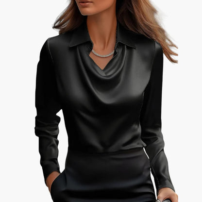 Blusa de satén para mujer con cuello drapeado y mangas largas.