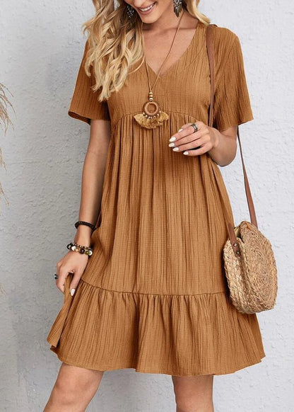 Jana | Vestido mini con cuello en V, efecto deshilachado y capas